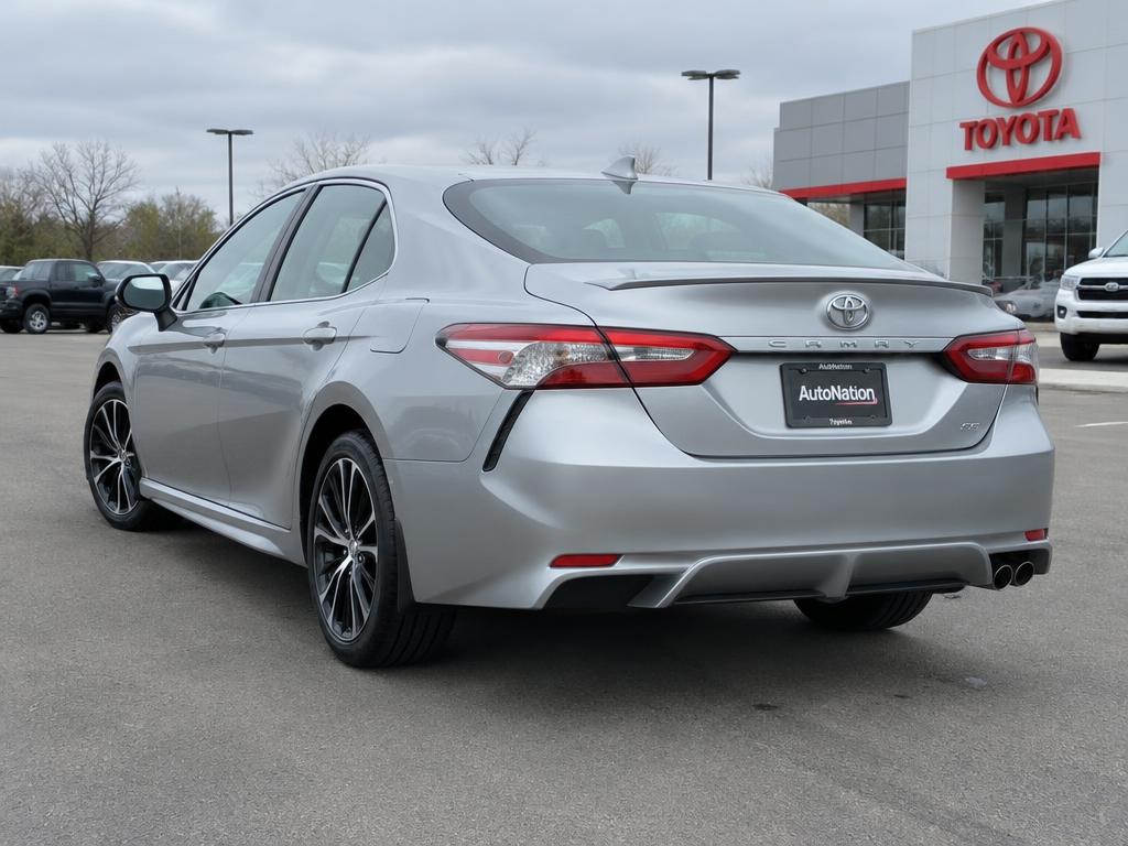 2021 Toyota Camry photo 2
