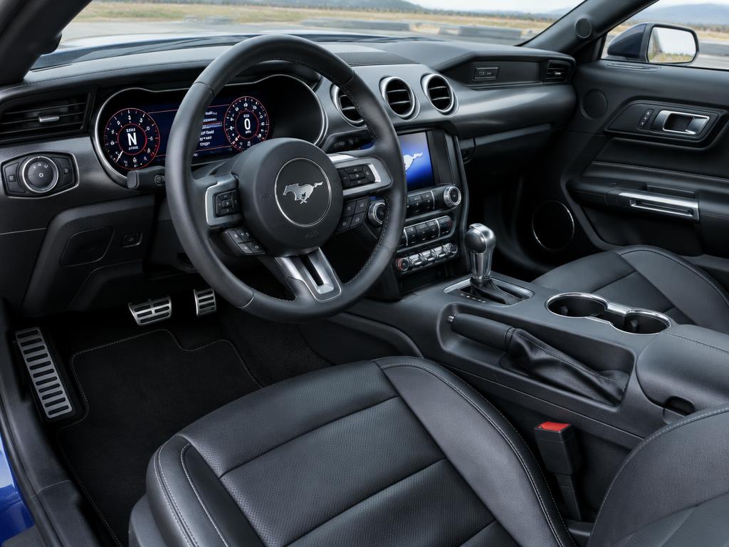 2019 Ford Mustang photo 3